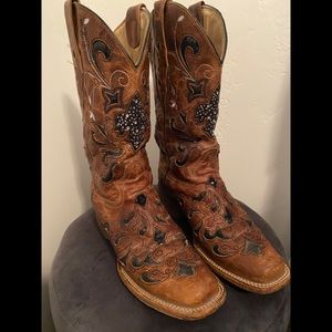 Corral cowboy boots